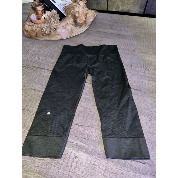 Lululemon size 6 compression leggings - Picture 7 of 7